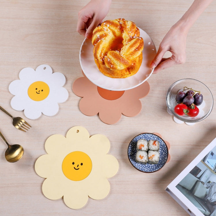 Sunflower Cute PVC Heat Insulation Mat Household High Temperature Resistant Table Pad, Style: Yellow Medium