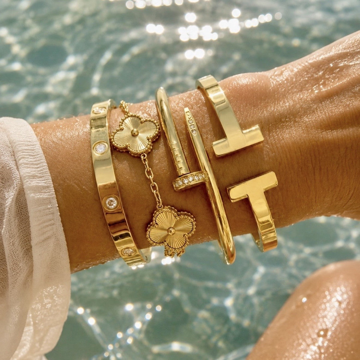 10 Crystal Gold Love Eternity Bracelet