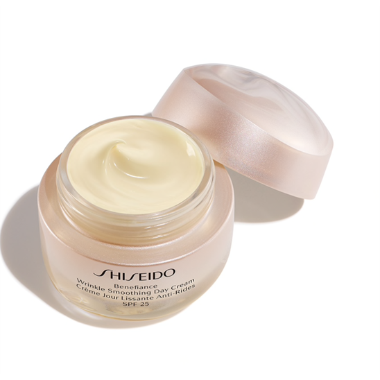Shiseido Benefiance Wrinkle Smoothing Day Cream SPF 25 50ml