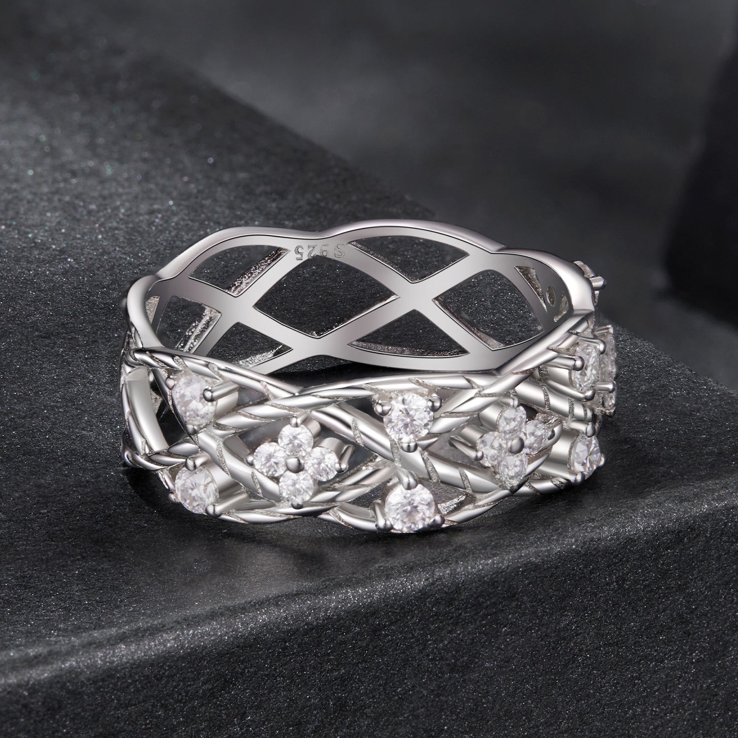 925 Sterling Silver 0.14 Carat Moissanite Ring in Size 8 for Women