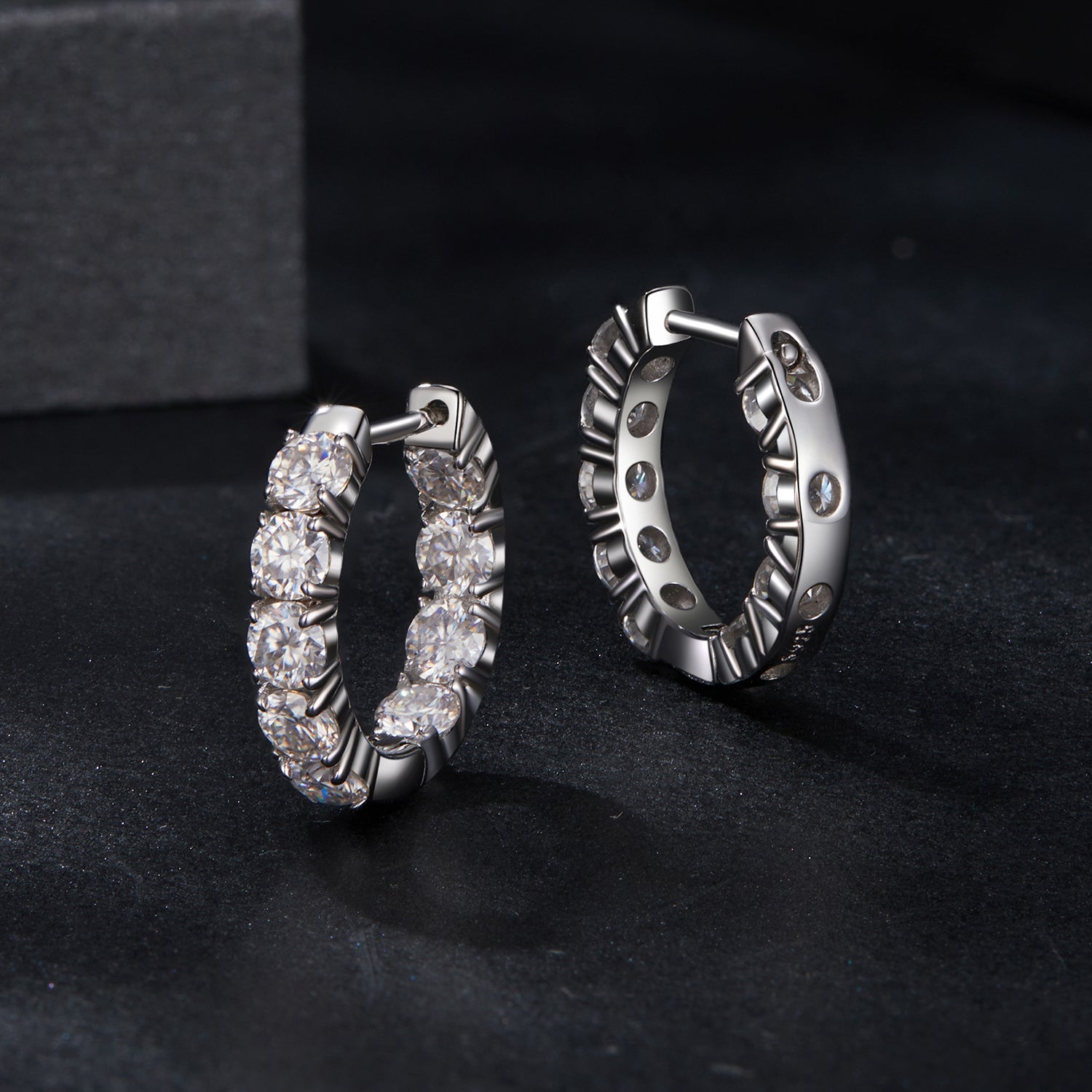 925 Sterling Silver Moissanite Earrings 0.1 Carat White Gold Plated 1.5x0.3cm Women