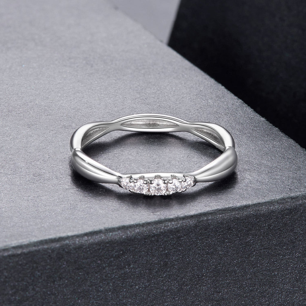 925 Sterling Silver Moissanite Ring with 0.15-0.2cm Gems for Women - Size 6