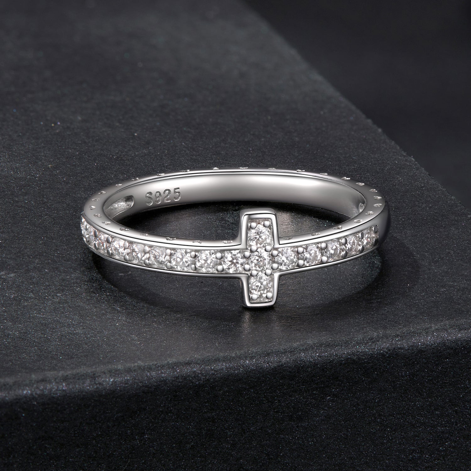 925 Sterling Silver Moissanite Ring in Size 6