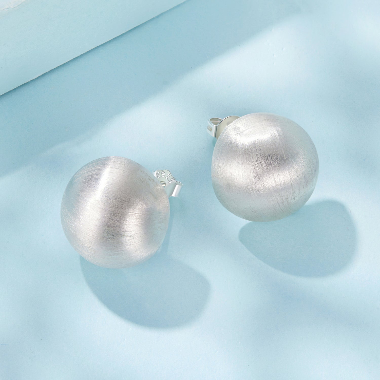 925 Sterling Silver 1.4cm White Gold Plated Earrings