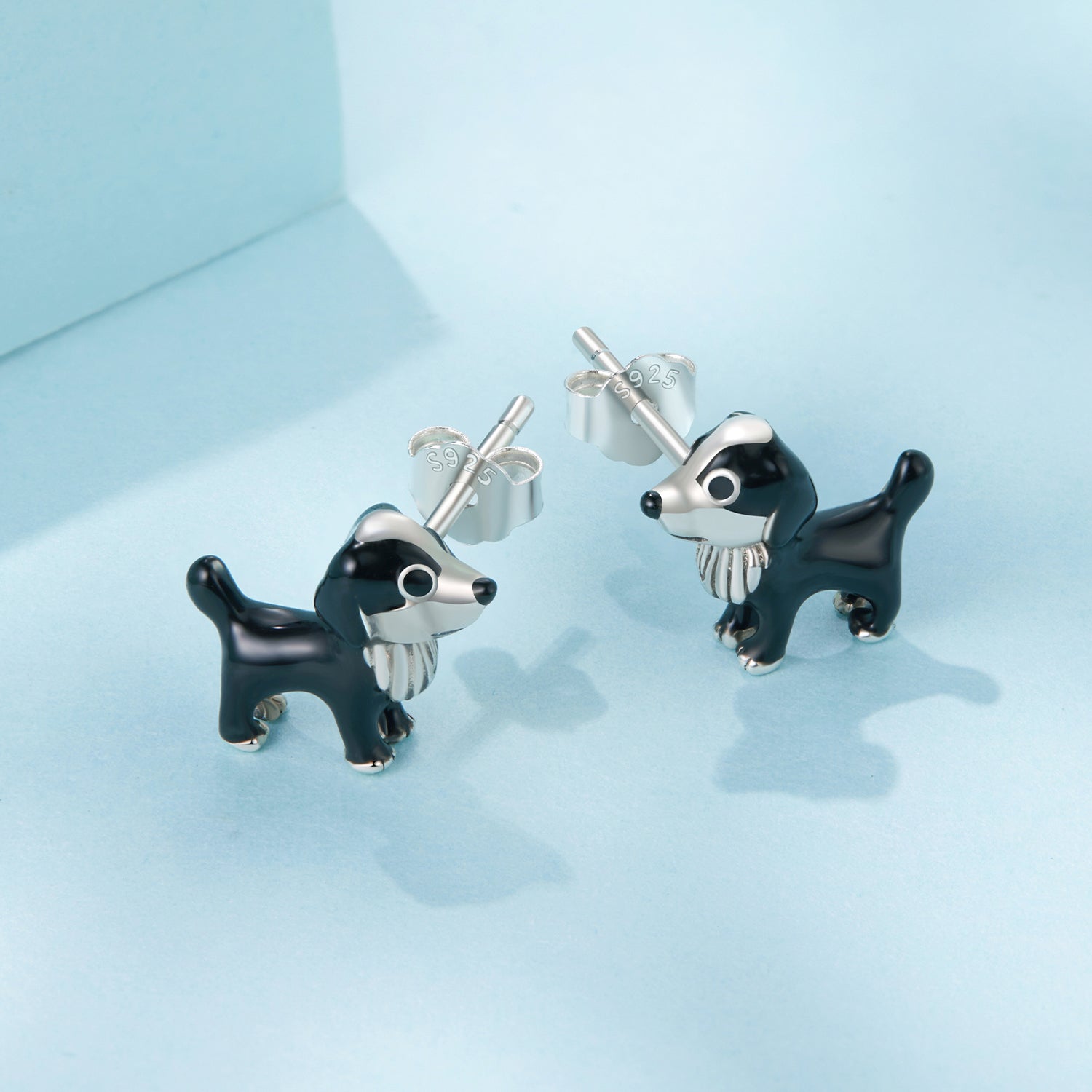 925 Sterling Silver Enamel Oxidized Silver Earrings 0.9*1.0cm for Women