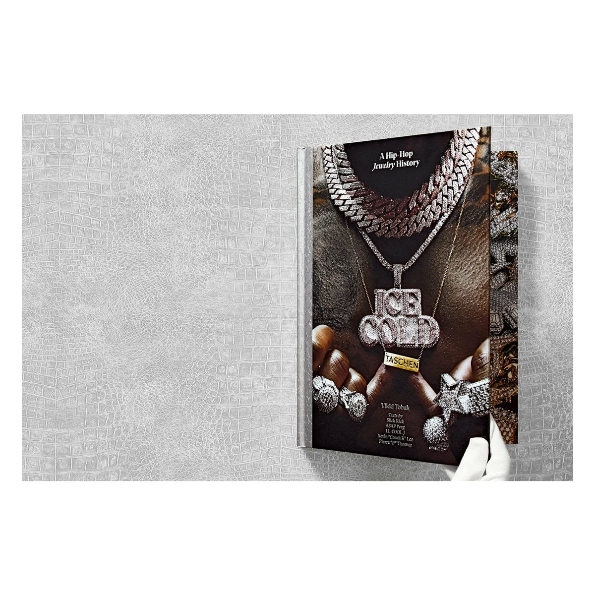 Ice Cold. A Hip-Hop Jewelry History (German, French, English)