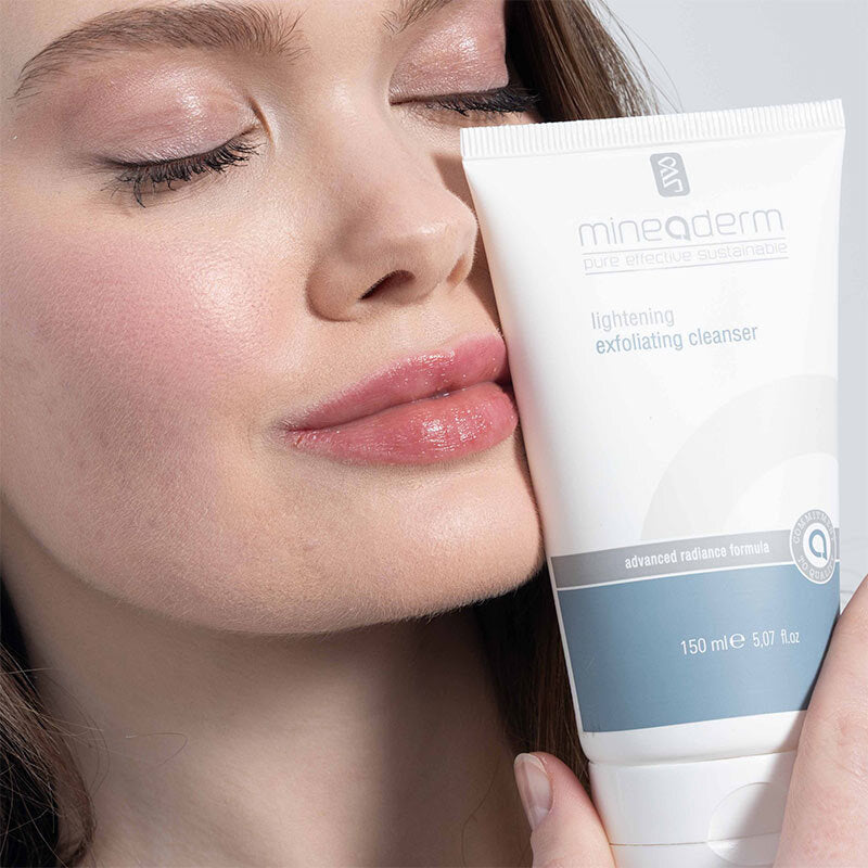 Mineaderm Lightening Exfoliating Cleanser Smoothing Scrub 150 ml