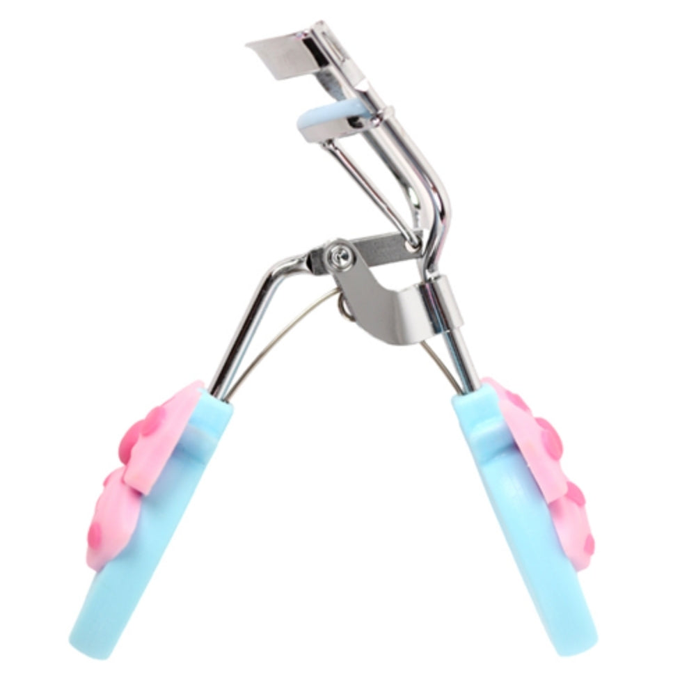 Nascita Eyelash Curler with Pink Ribbon for Defined Lashes
