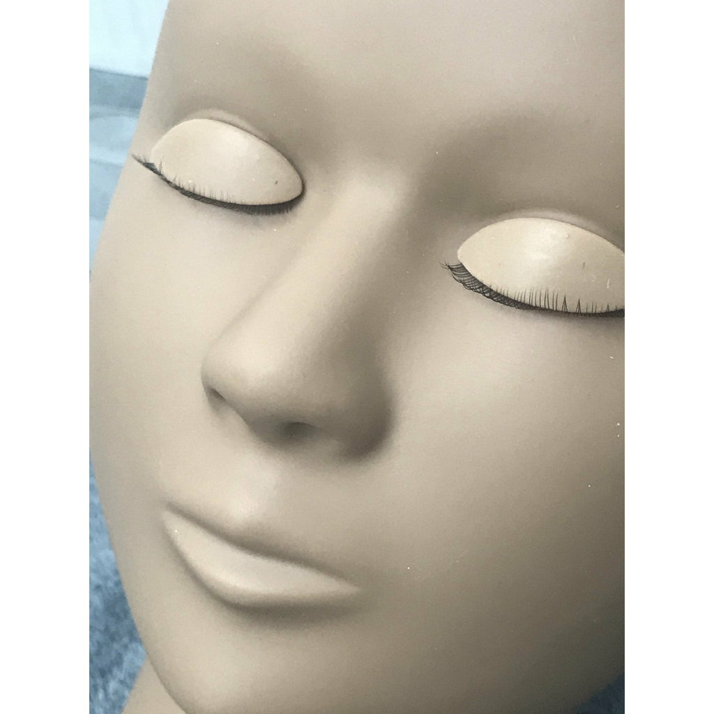 Eyelash Practice Mannequin with 3 Sets of Removable Eyes