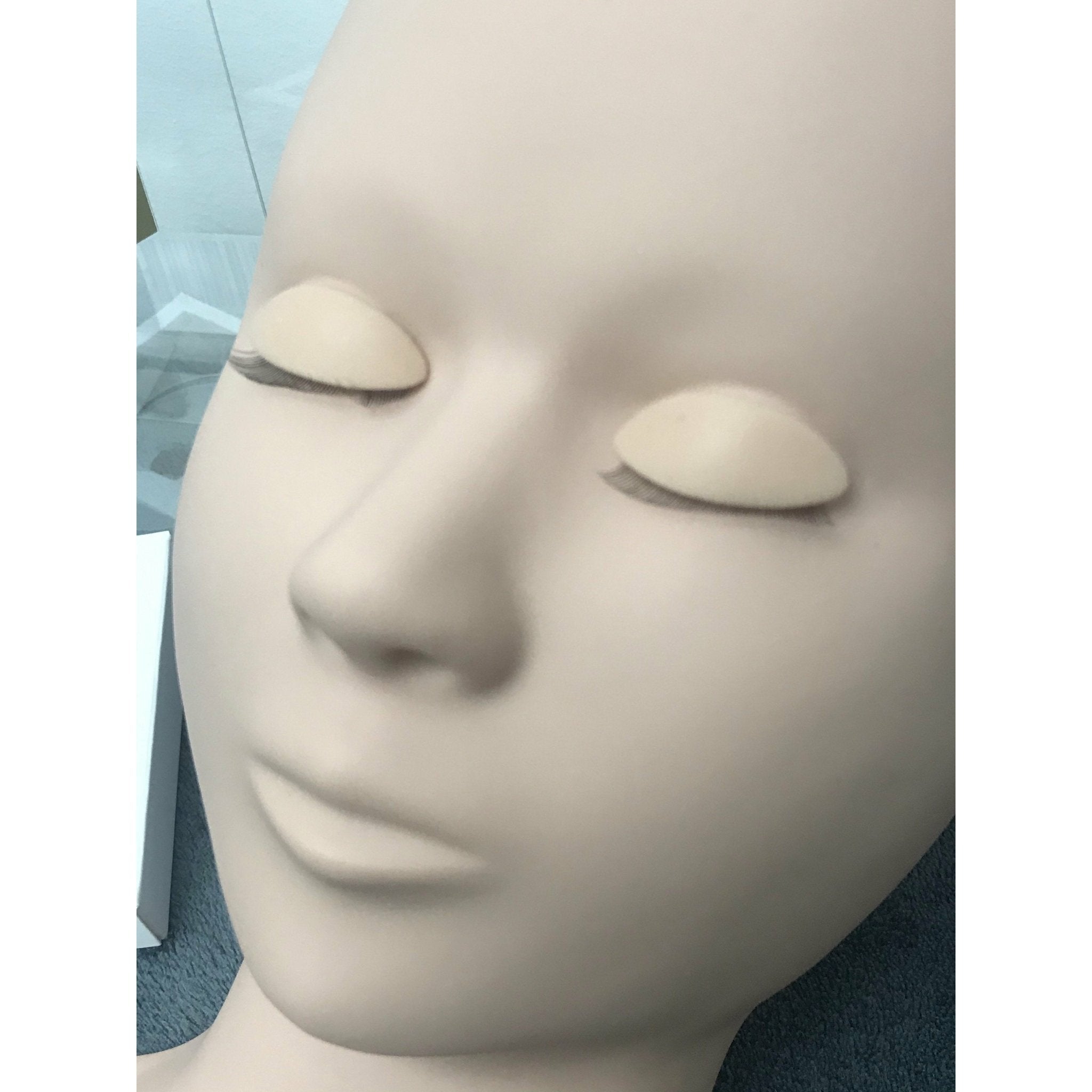 Eyelash Practice Mannequin with 3 Sets of Removable Eyes