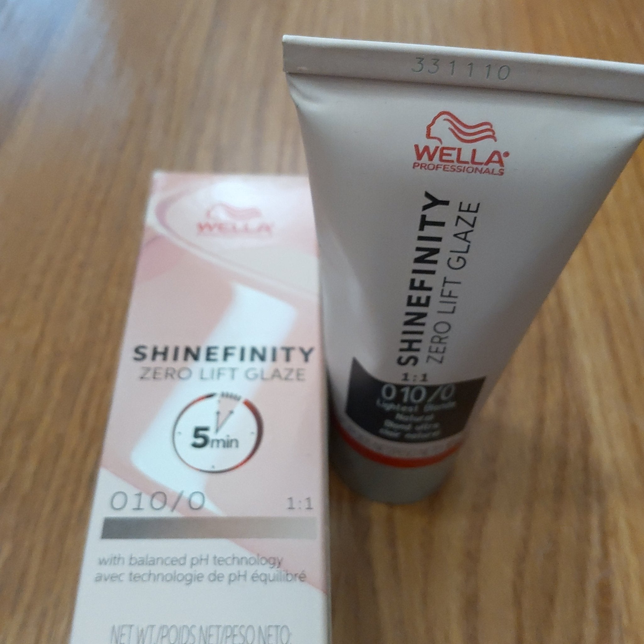 Wella Shinefinity Zero Lift Glaze 06/0 Hair Color, 2 oz